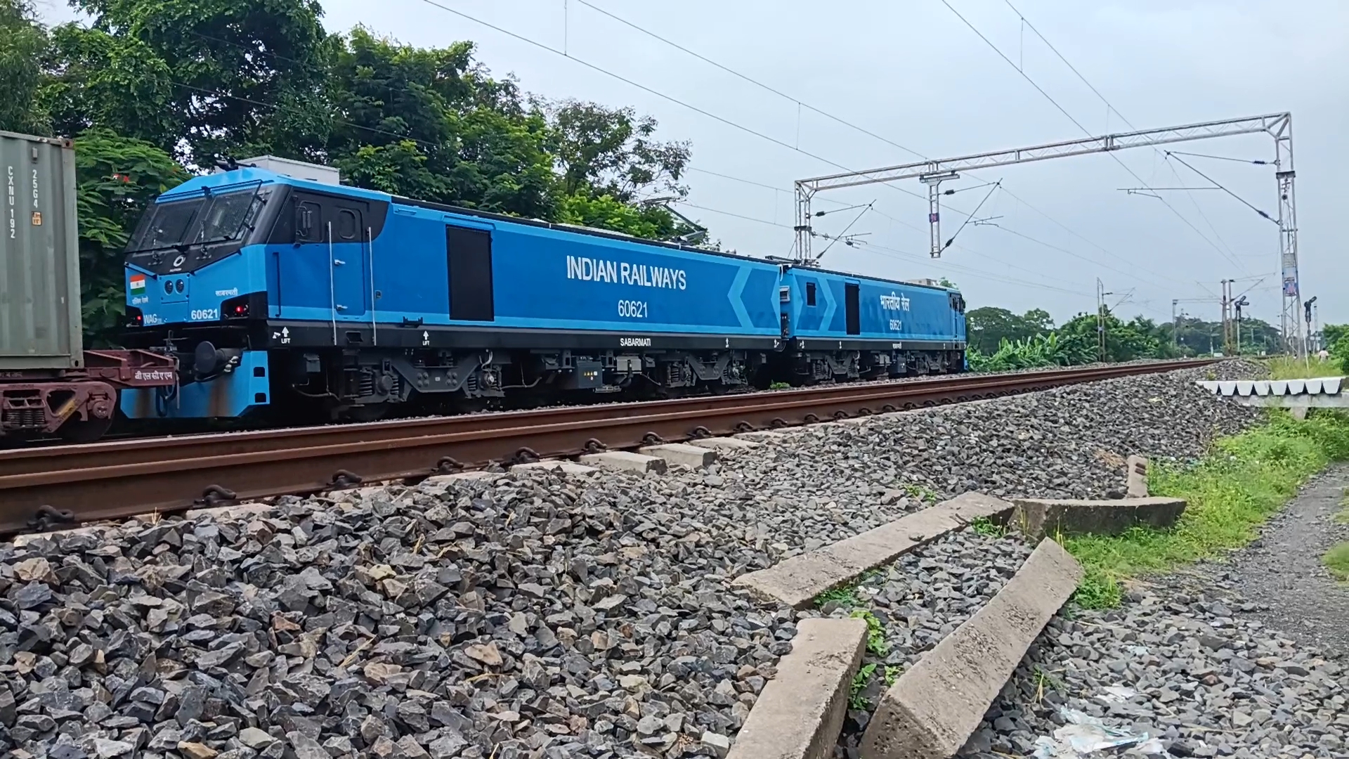 67787 Kacheguda - Raichur MEMU photo 1