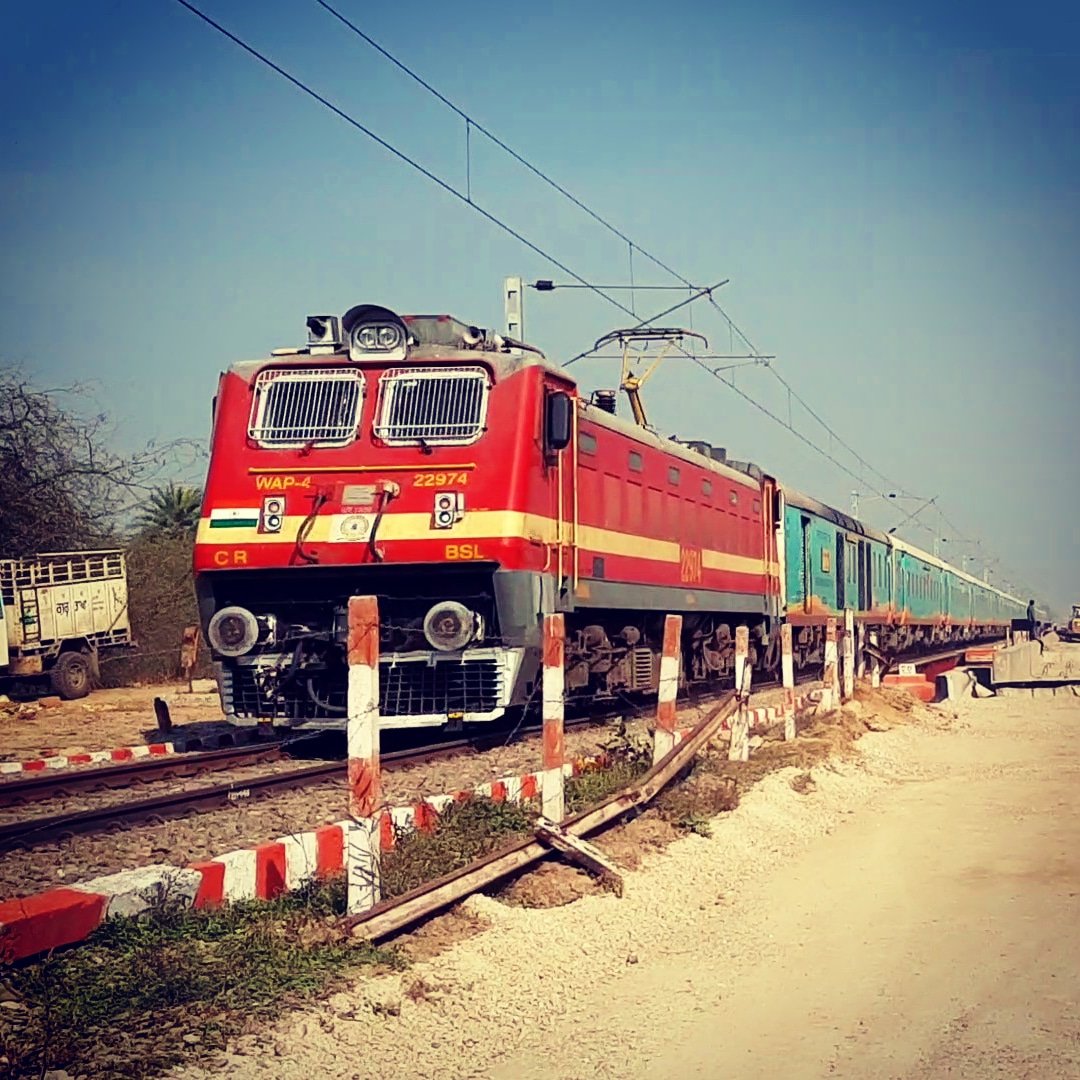 12751 Hazur Sahib Nanded - Jammu Tawi Humsafar Express photo 1