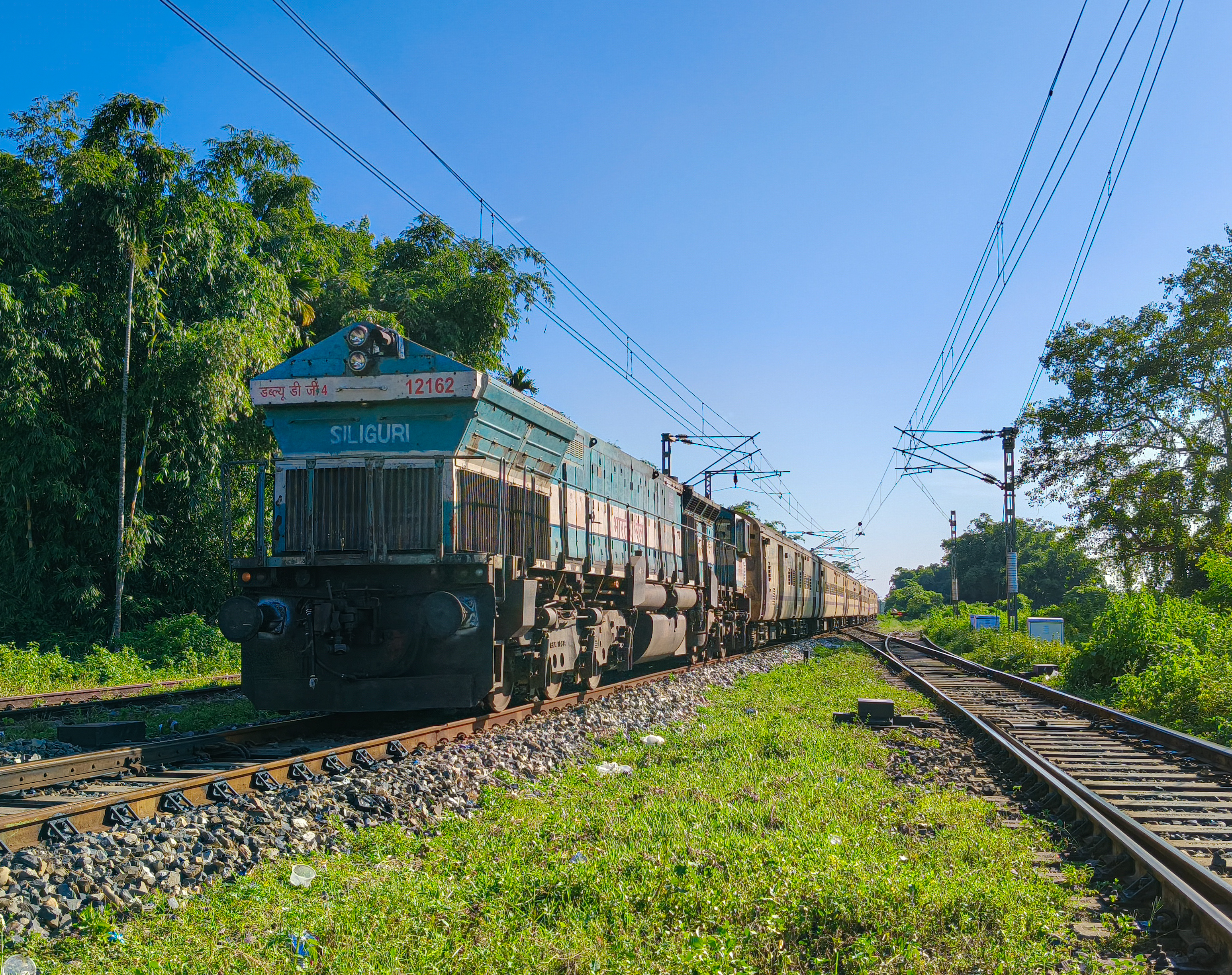15927 Rangiya - New Tinsukia Express photo 1