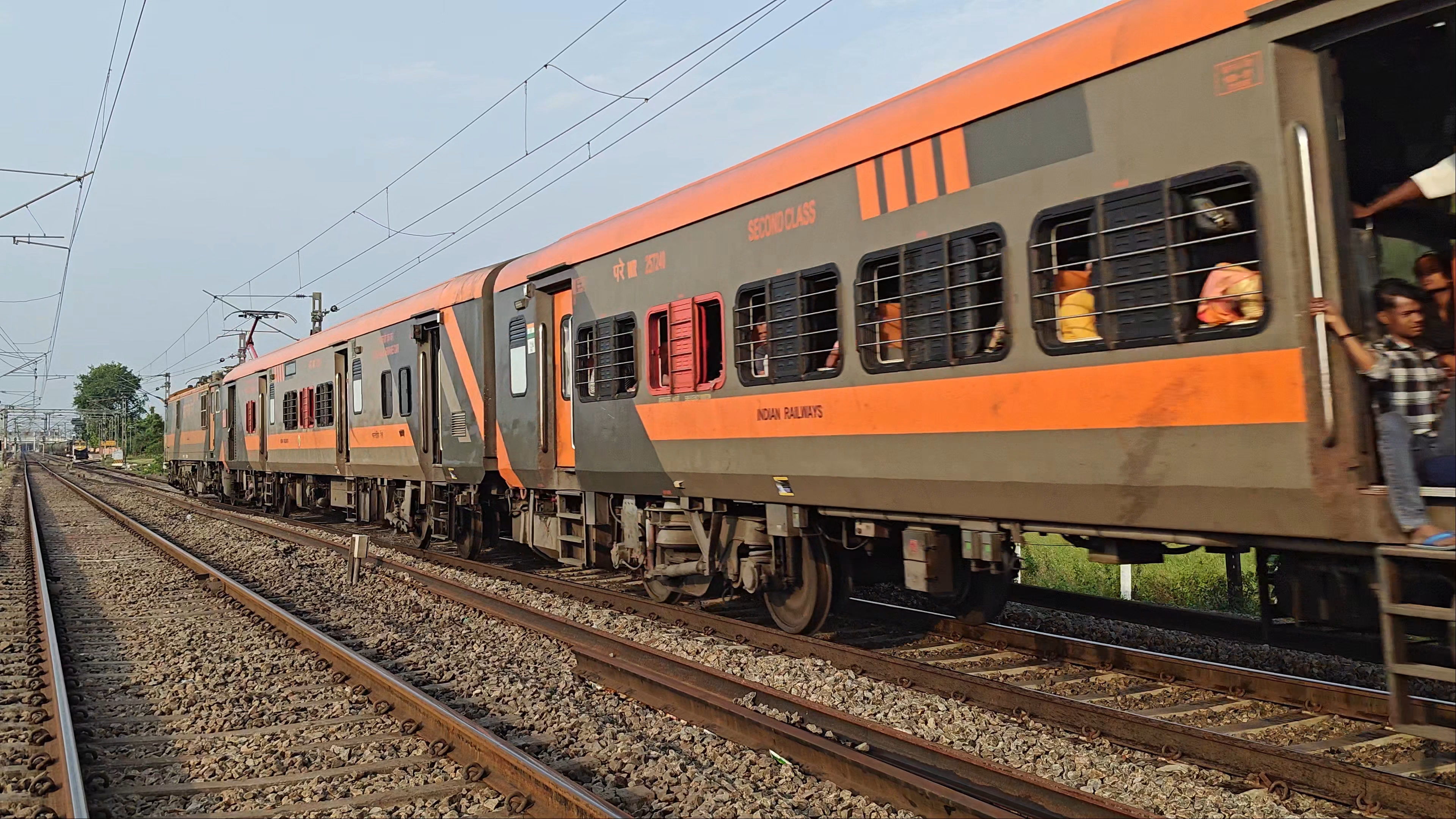 15673 Charlapalli - Kamakhya Amrit Bharat Express photo 1