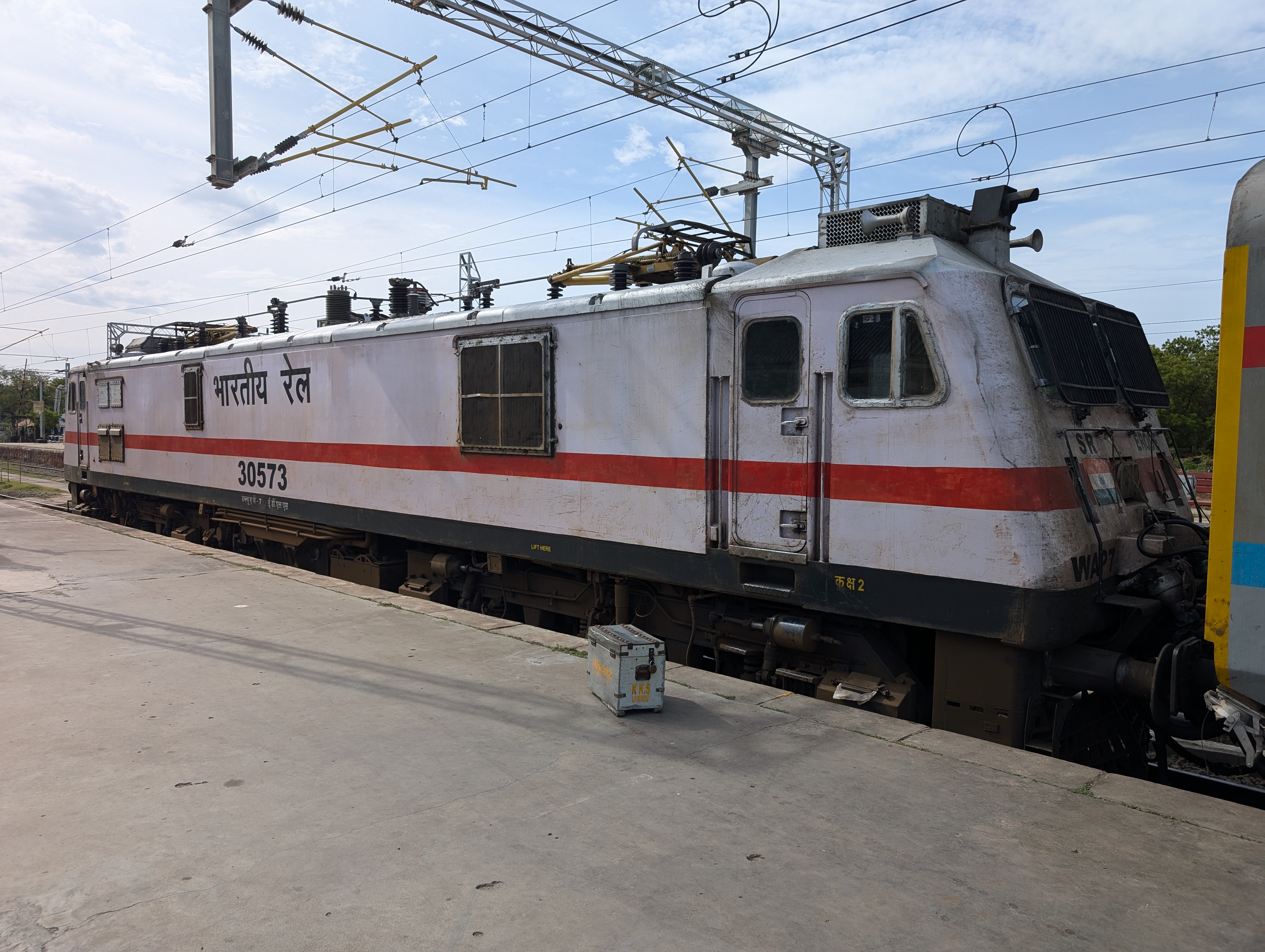 37913 Howrah - Katwa Local photo 4