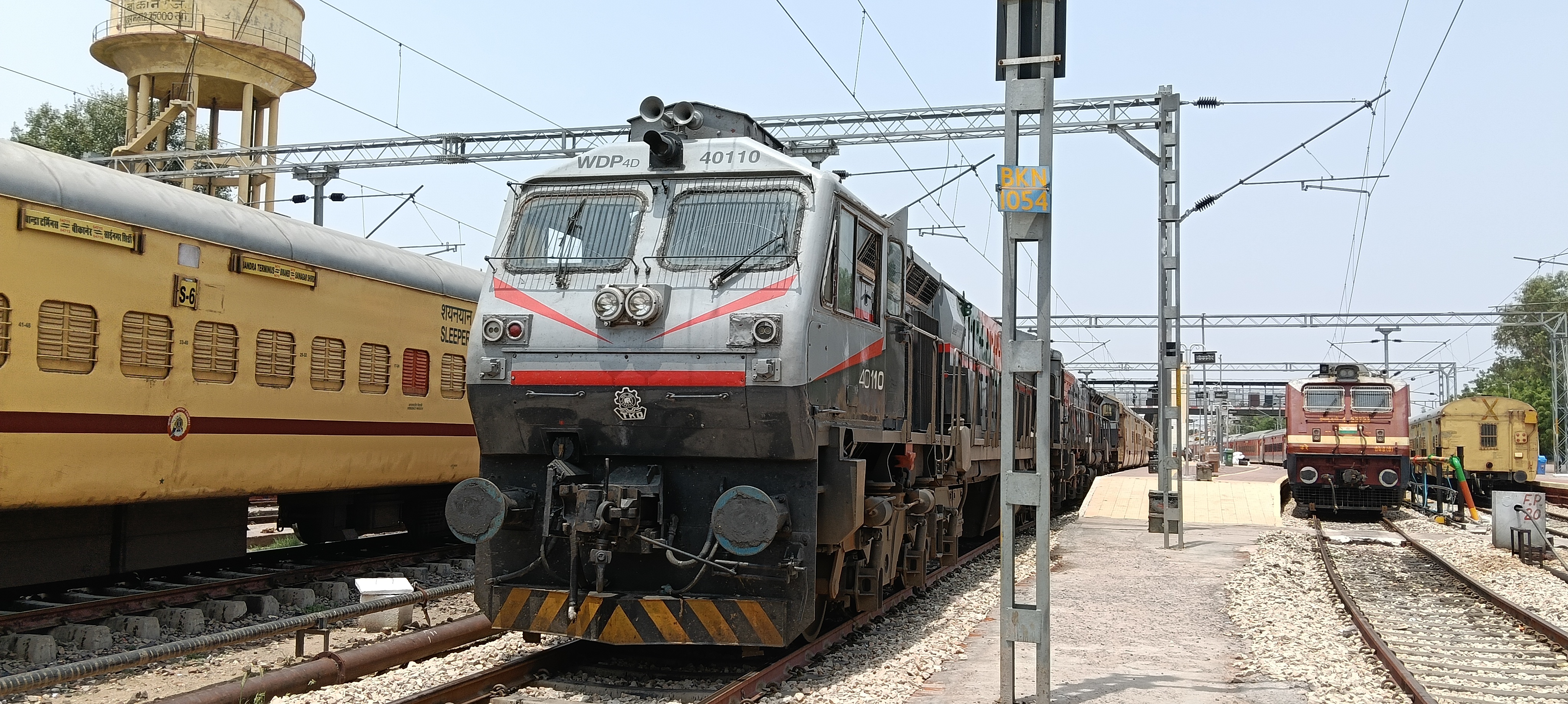 19719 Jaipur - Suratgarh Express photo 5